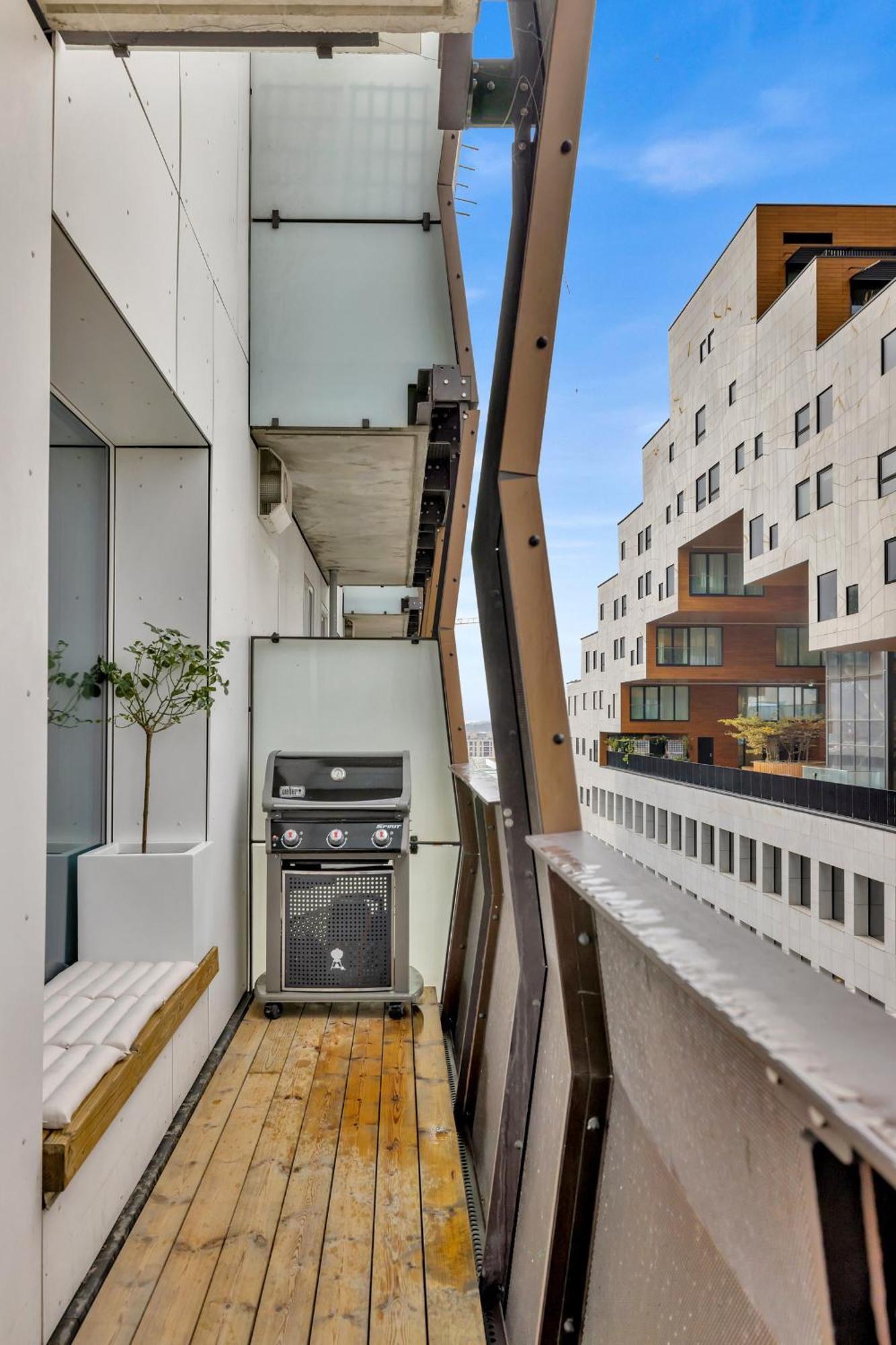 Eksklusiv Modern Barcode Apartment Осло Екстериор снимка